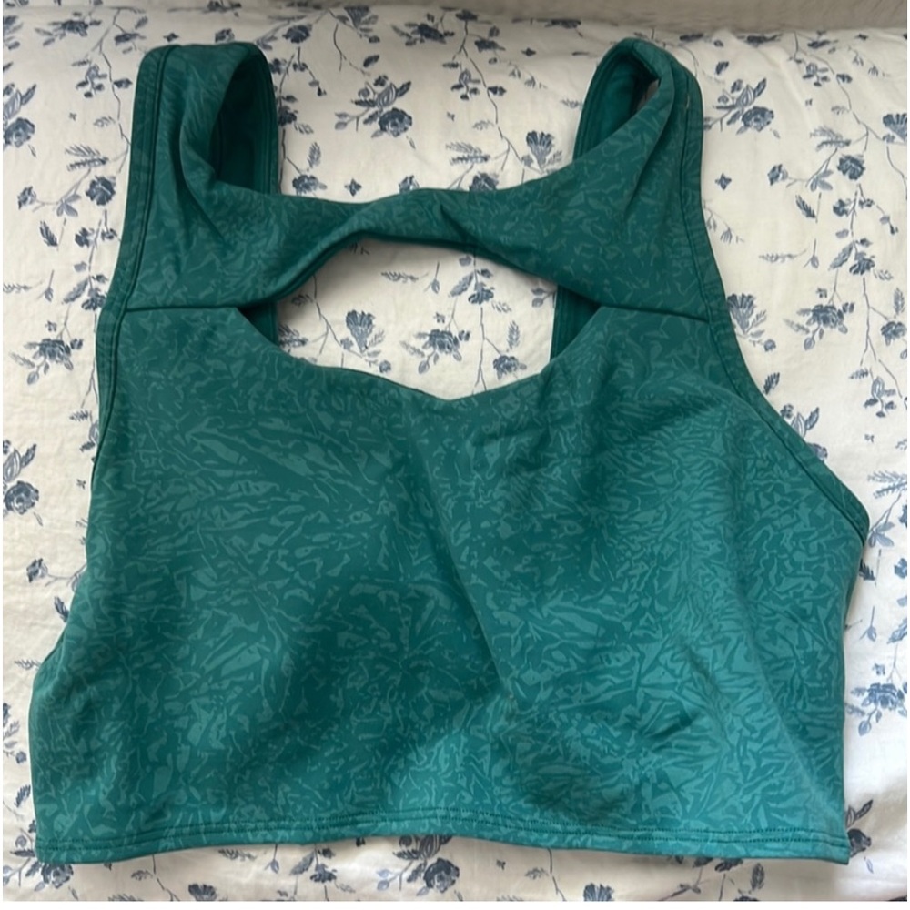 Lululemon high neck bra